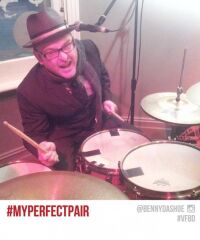 VICFIRTH 8D BAGET HICKORY, 0.540''x16'' , MED