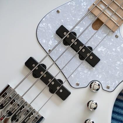 CORT NJS4BK BASS GİTAR, 4 TELLİ, ÇANTALI, SİYAH